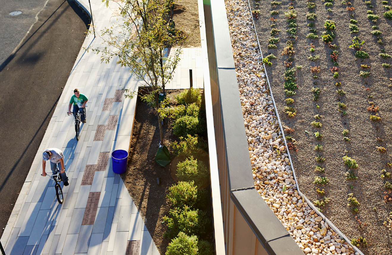 Streetscape & green roof at Hummelstown Library