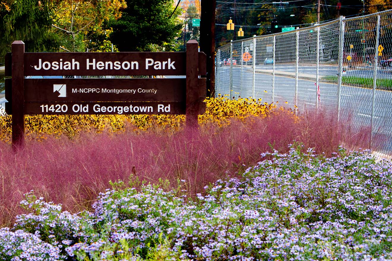 Welcome sign at Old Georgetown Road